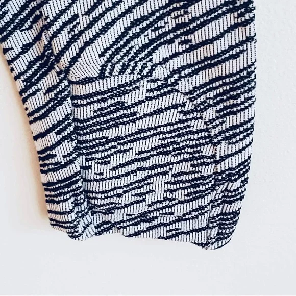 Athleta flurry seamless turtleneck black white size XS - Picture 6 of 10